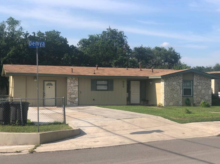 A Smaller Piece Of Heaven, Near By Lackland Afb San Antonio Eksteriør billede